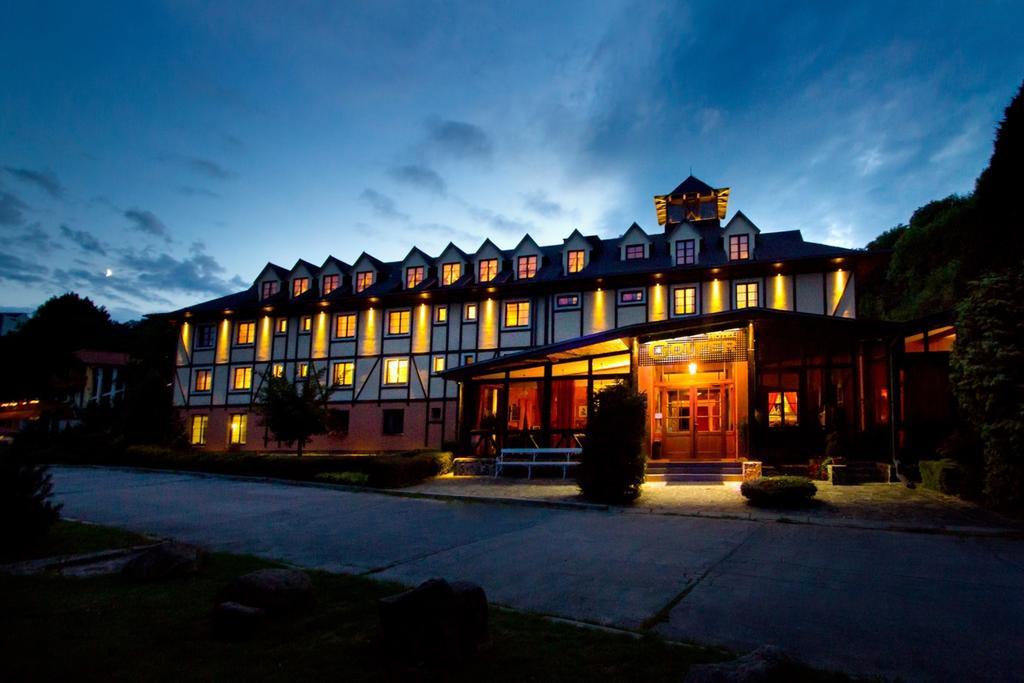 Hotel Golfer เครมนิตซา ภายนอก รูปภาพ